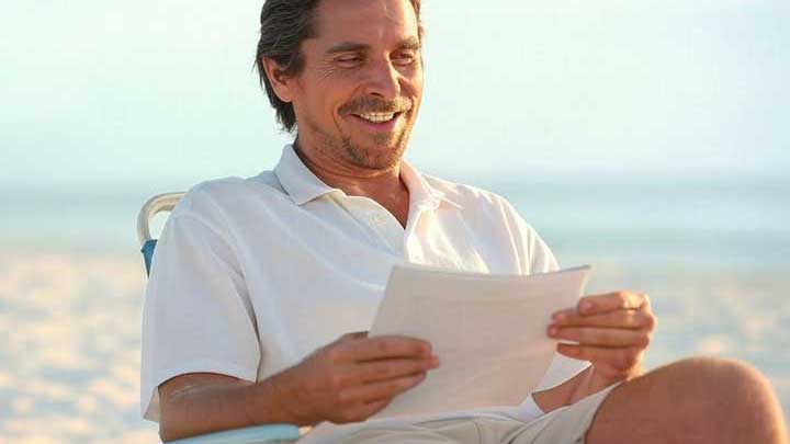 Christian Bale reads experimental scripts, reflecting his full openness to change and artistic risk.