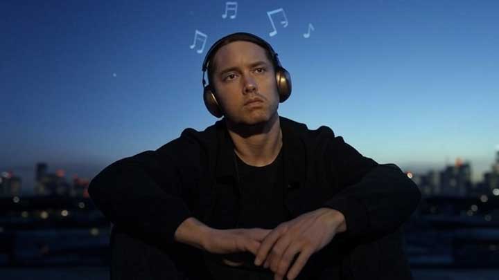 Eminem envisions metaphors in the sky, reflecting his abstract thinking and creative detachment.